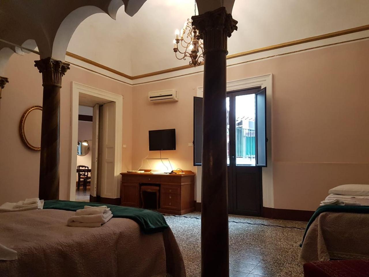 I Lumi Panzió Catania-Fontanarossai nemzetközi repülőtér Kültér fotó